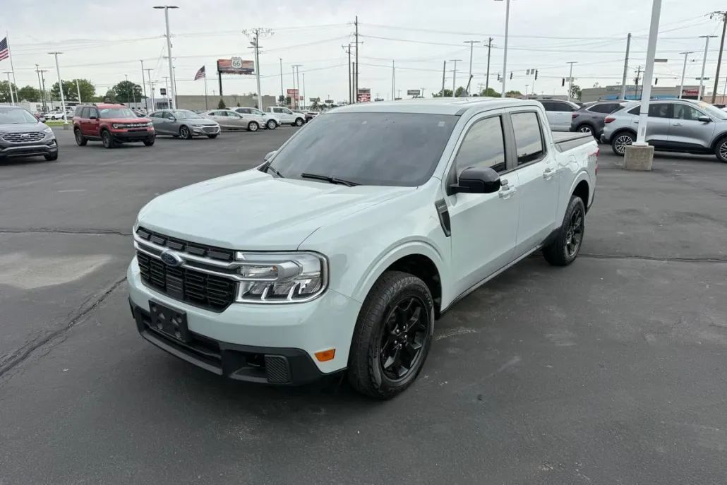 2024 Ford Maverick Lariat photo 1
