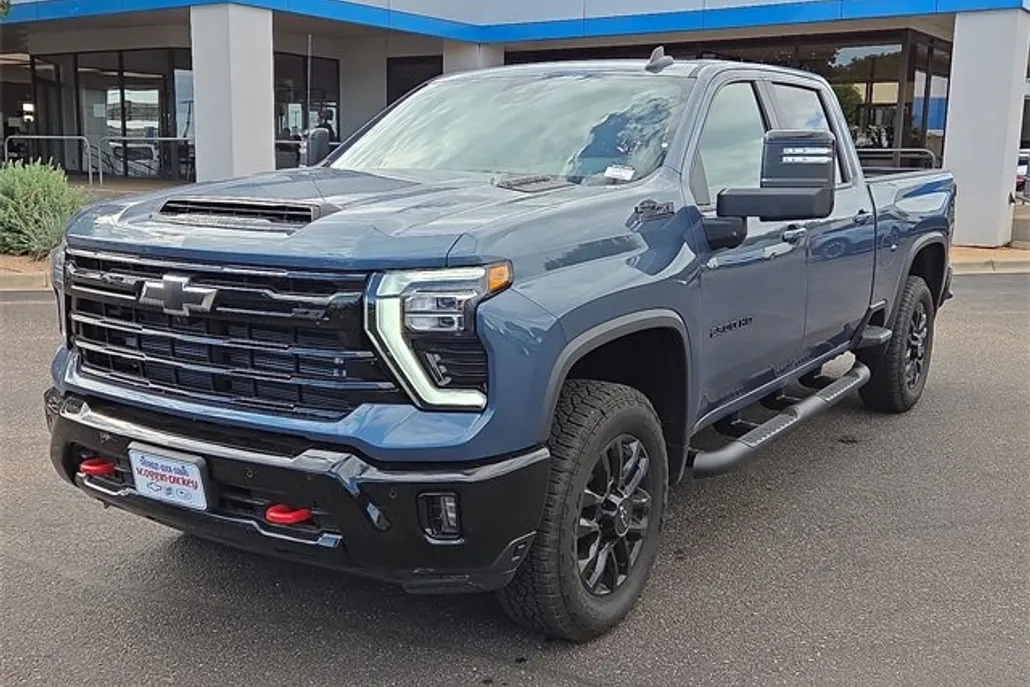 2025 Chevrolet Silverado 2500HD LT photo 1