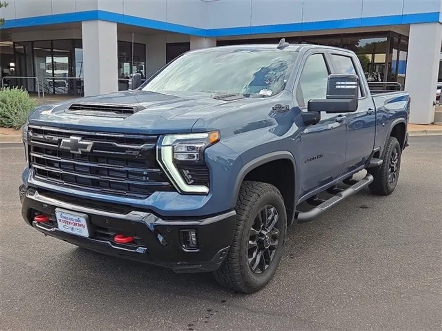 2025 Chevrolet Silverado 2500HD LT photo 1