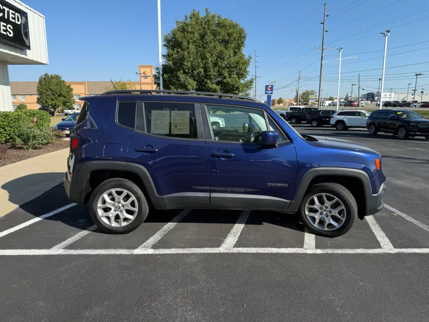 2017 Jeep Renegade Latitude North Edition photo 1