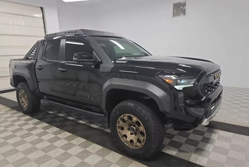 2024 Toyota Tacoma Trailhunter photo 1