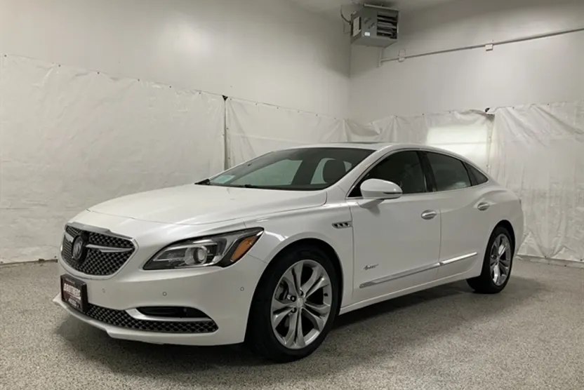 2019 Buick LaCrosse Avenir photo 1