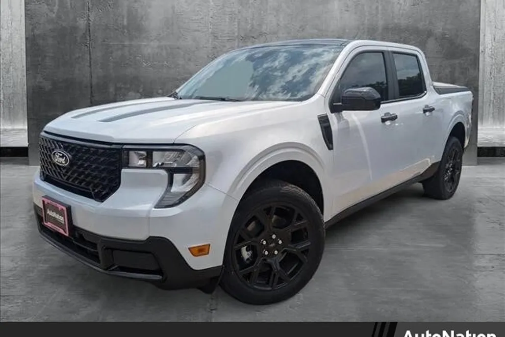 2025 Ford Maverick XLT photo 1