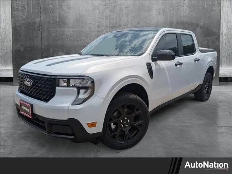 2025 Ford Maverick XLT photo 1