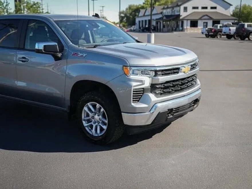 2024 Chevrolet Silverado 1500 LT photo 1