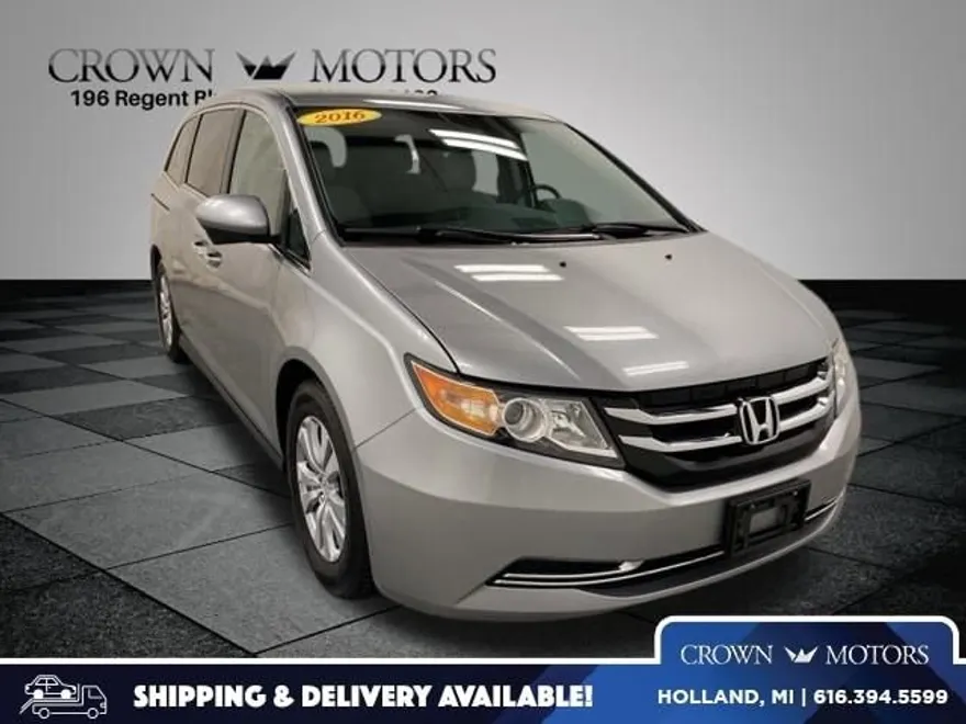 2016 Honda Odyssey SE photo 1