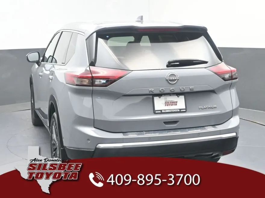 2024 Nissan Rogue Platinum photo 1