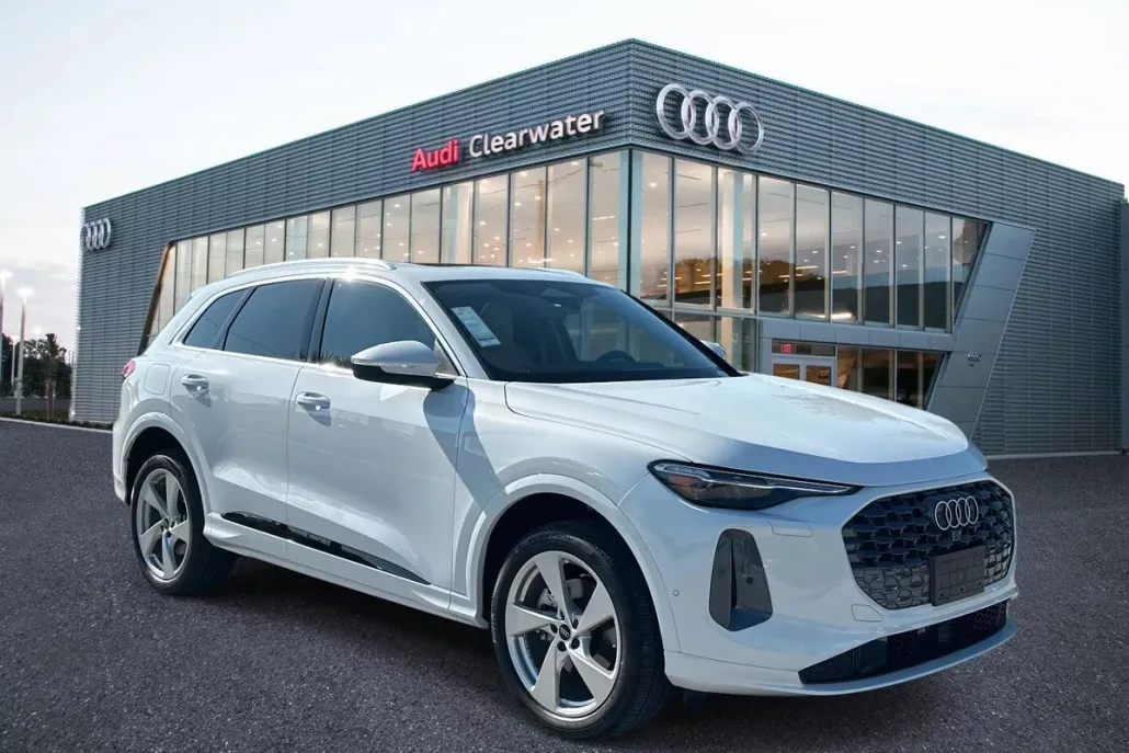 2025 Audi Q5 Premium Plus photo 1