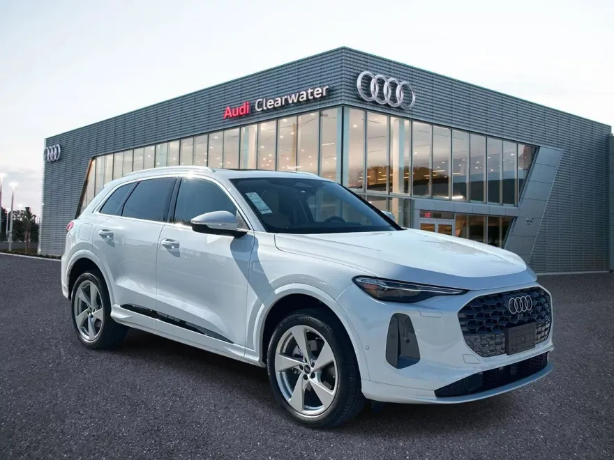 2025 Audi Q5 Premium Plus photo 1