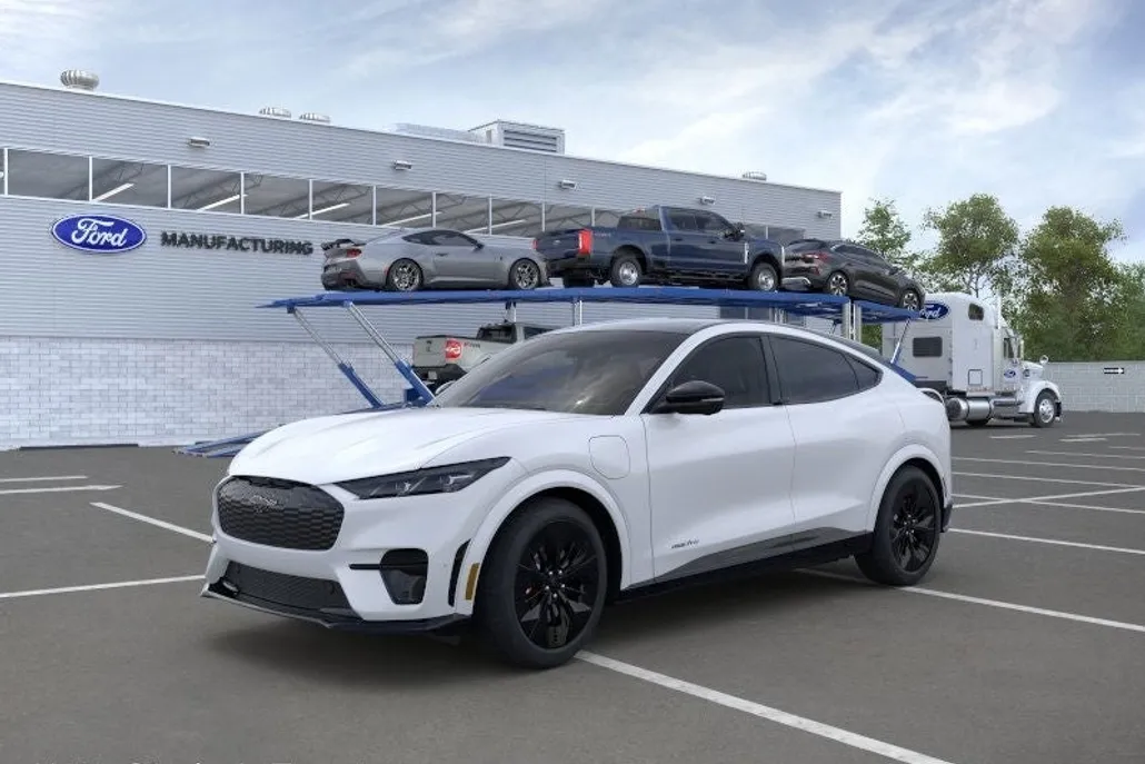 2025 Ford Mustang Mach-E GT photo 1