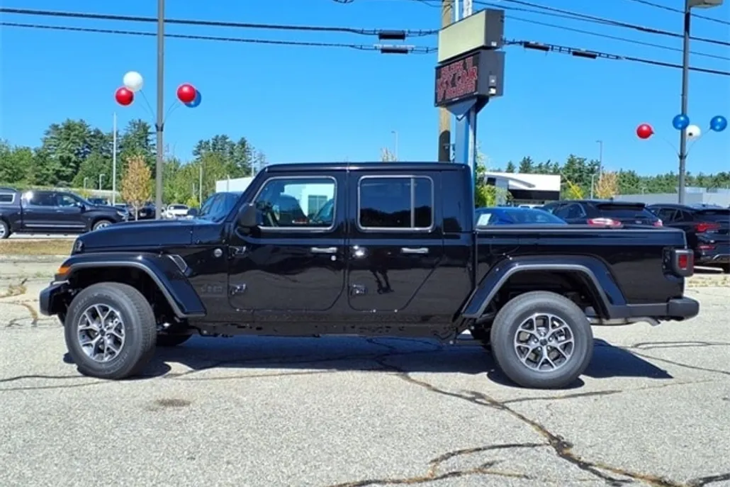 2025 Jeep Gladiator Sport S photo 1