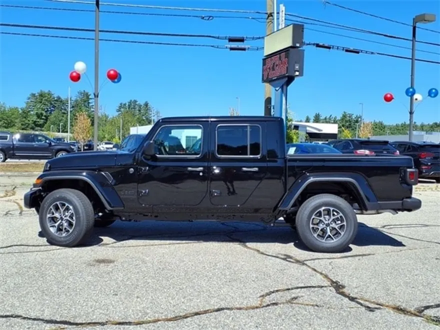 2025 Jeep Gladiator Sport S photo 1