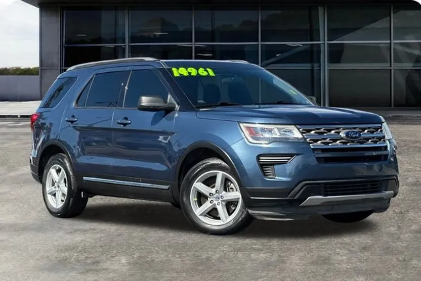 2018 Ford Explorer XLT photo 1
