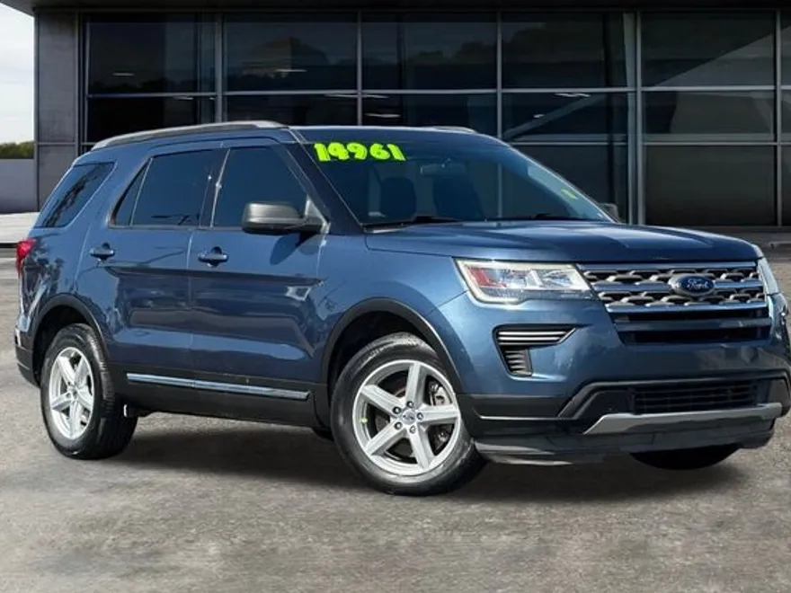 2018 Ford Explorer XLT photo 1