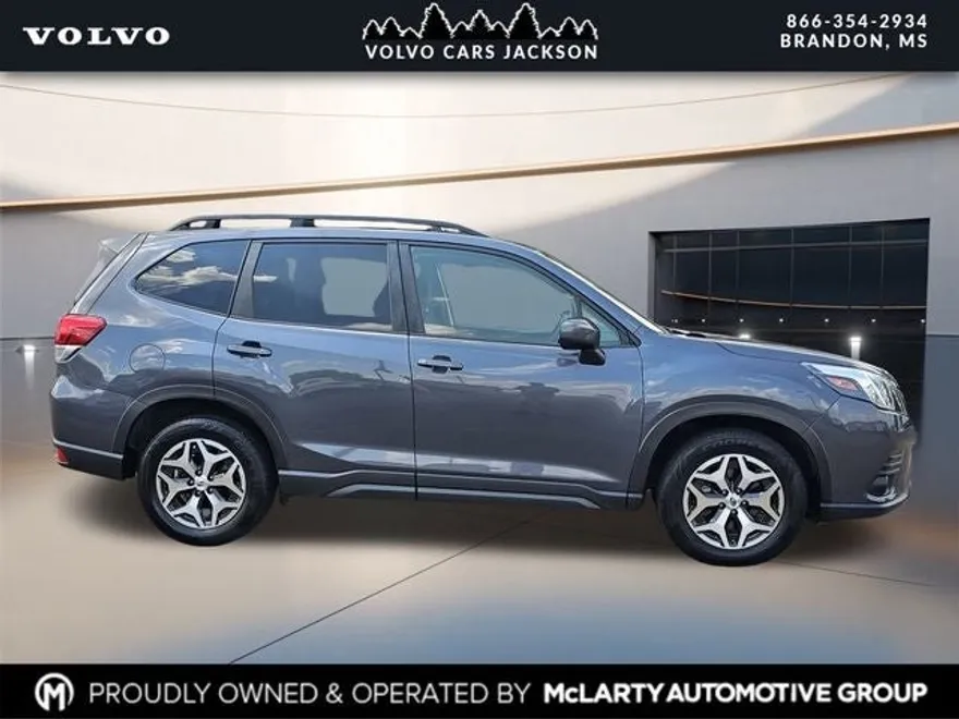 2022 Subaru Forester Premium photo 1