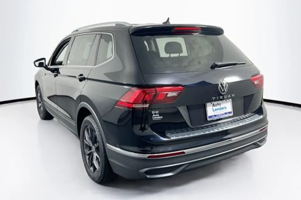 2022 Volkswagen Tiguan SE photo 1