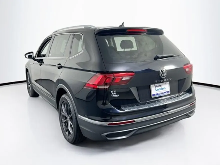 2022 Volkswagen Tiguan SE photo 1
