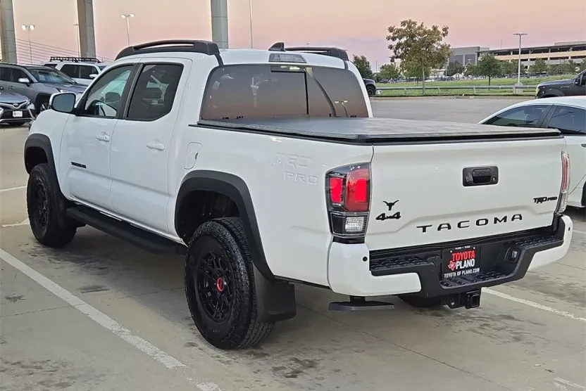 2023 Toyota Tacoma SR5 photo 1