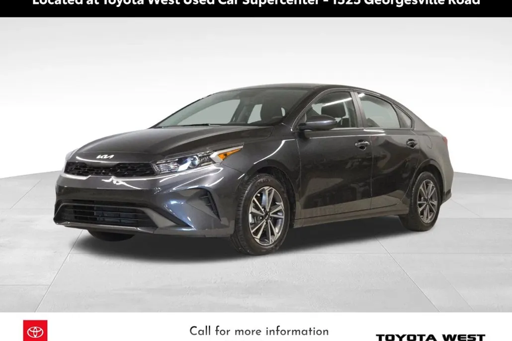 2024 Kia Forte LXS photo 1