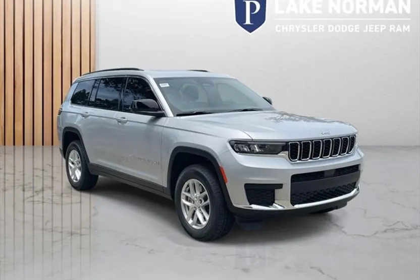 2025 Jeep Grand Cherokee Laredo photo 1