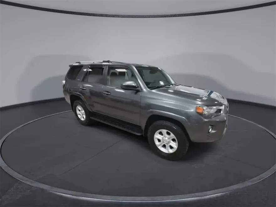 2020 Toyota 4Runner SR5 photo 1