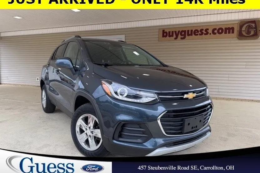 2022 Chevrolet Trax LT photo 1