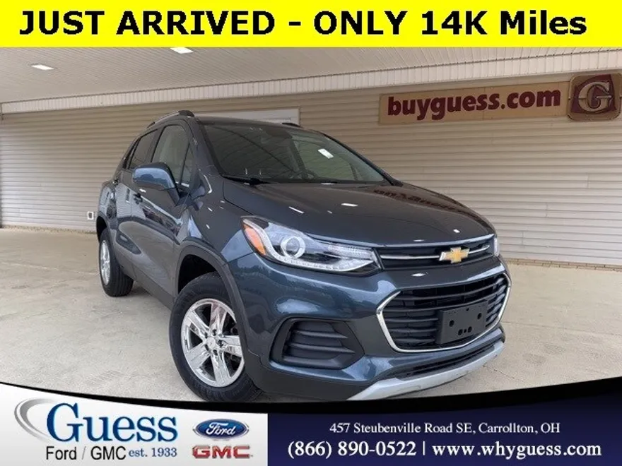 2022 Chevrolet Trax LT photo 1