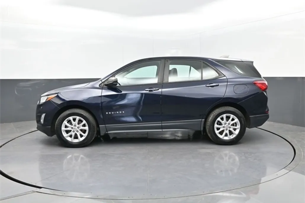 2020 Chevrolet Equinox LS photo 1