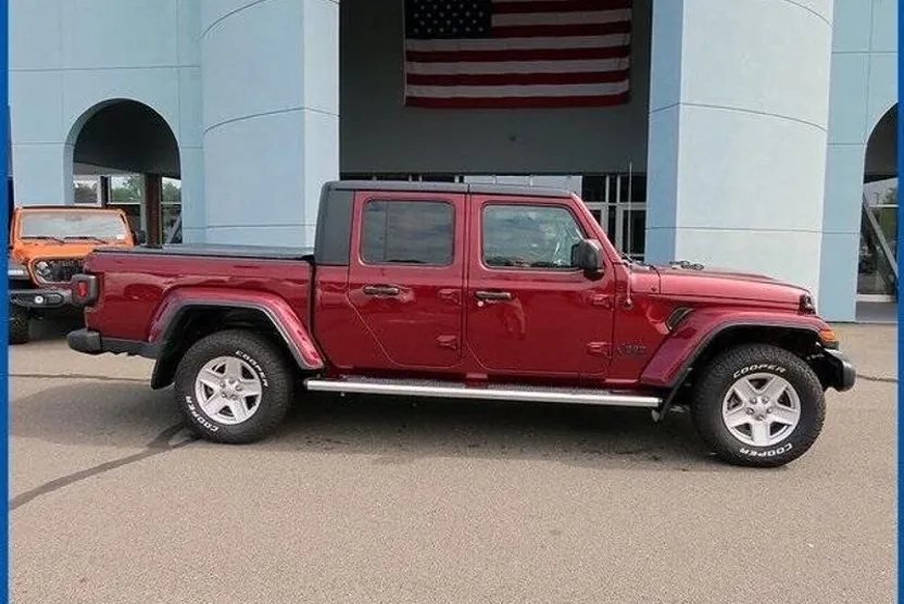 2021 Jeep Gladiator Sport photo 1