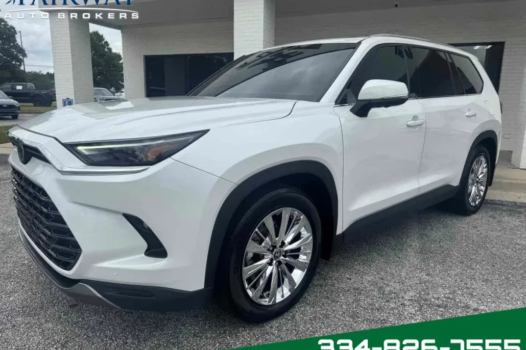 2024 Toyota Grand Highlander Platinum photo 1
