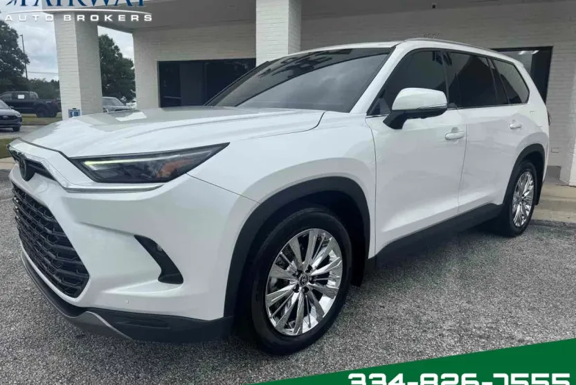 2024 Toyota Grand Highlander Platinum photo 1