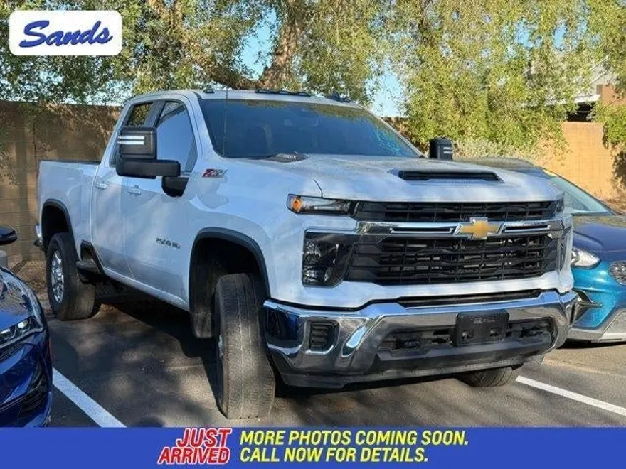 2024 Chevrolet Silverado 2500HD LT photo 1