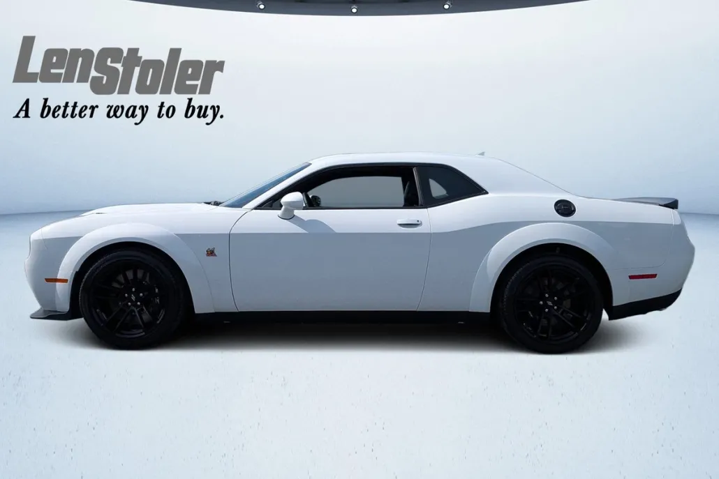 2023 Dodge Challenger R/T Scat Pack Widebody photo 1