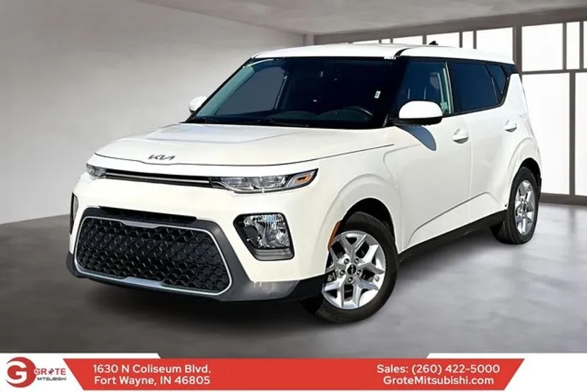 2022 Kia Soul LX photo 1