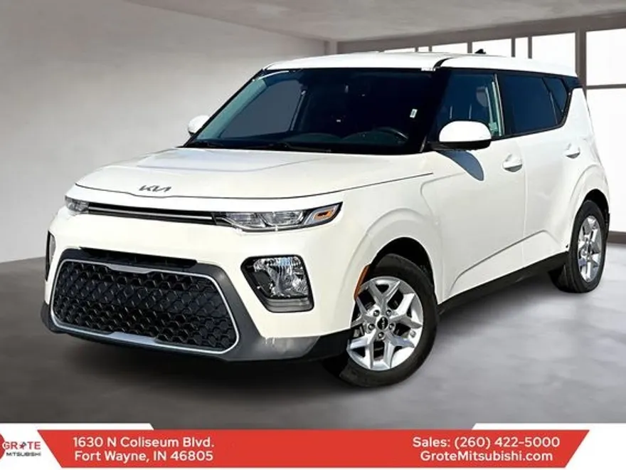 2022 Kia Soul LX photo 1
