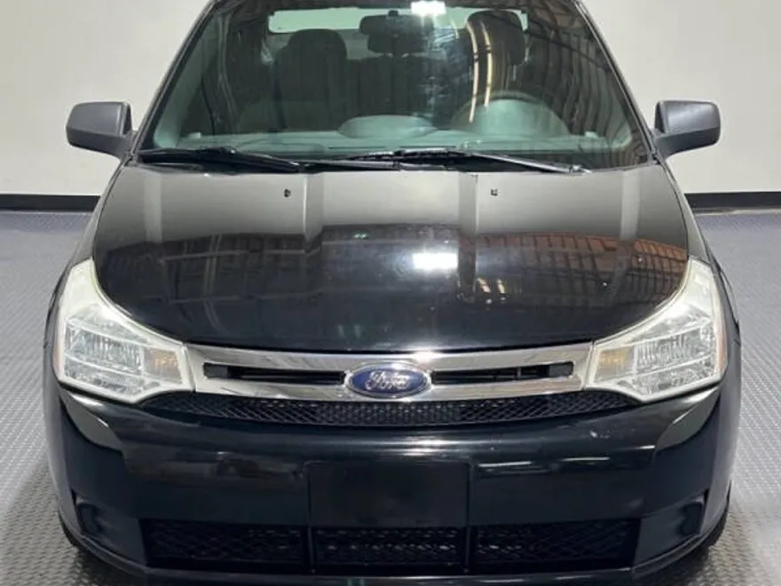 2009 Ford Focus SE photo 1