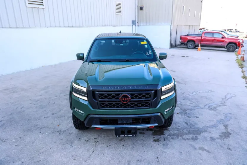 2023 Nissan Frontier PRO-4X photo 1