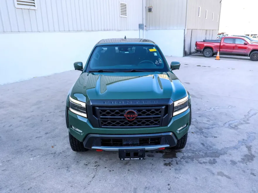 2023 Nissan Frontier PRO-4X photo 1