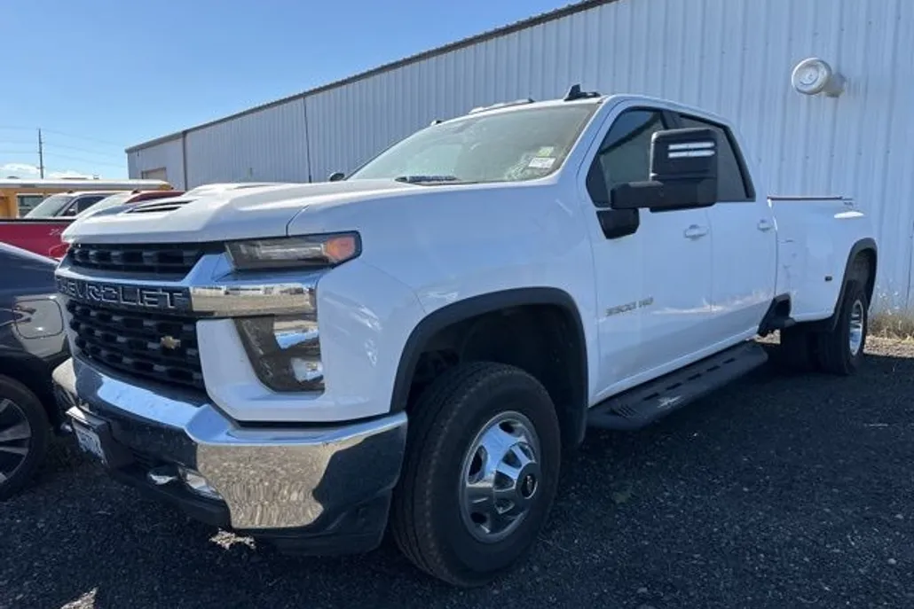 2022 Chevrolet Silverado 3500HD LT photo 1