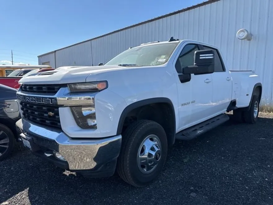 2022 Chevrolet Silverado 3500HD LT photo 1