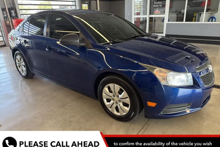 2013 Chevrolet Cruze LS photo 1