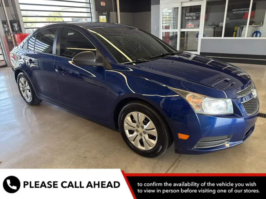 2013 Chevrolet Cruze LS photo 1
