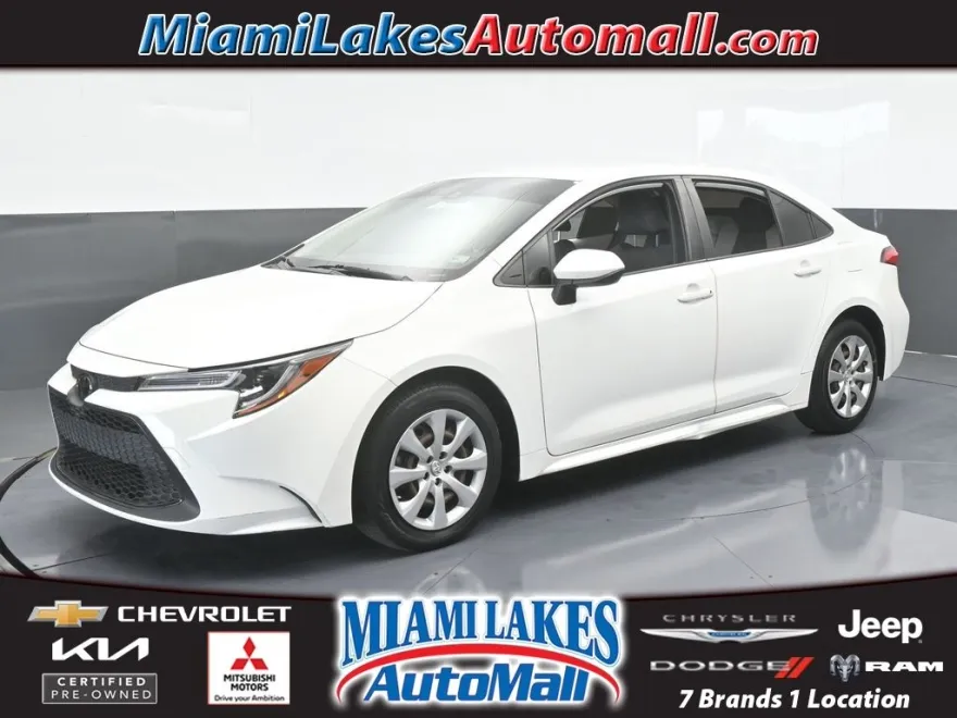 2020 Toyota Corolla LE photo 1