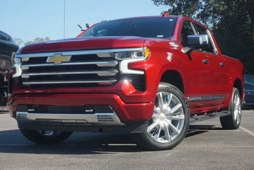 2023 Chevrolet Silverado 1500 High Country photo 1