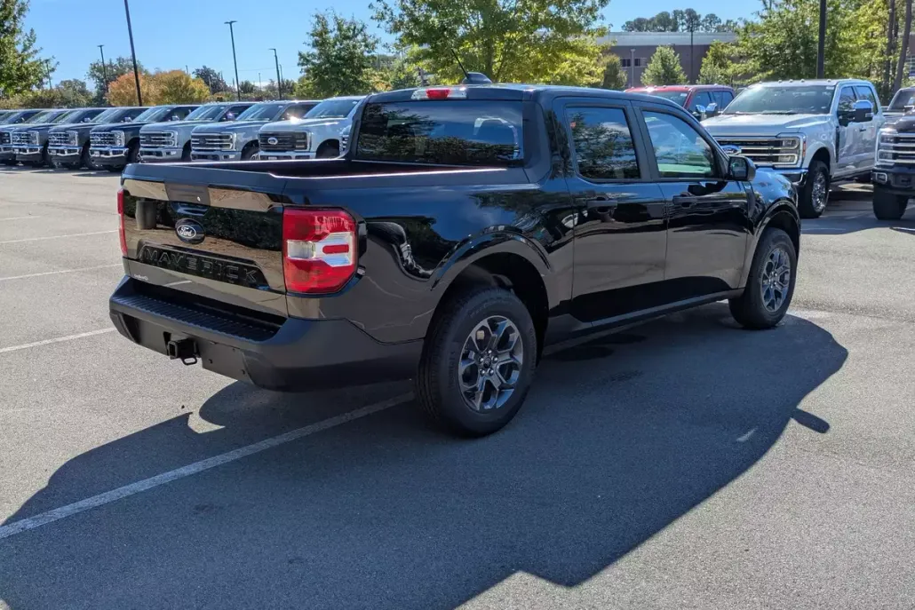 2025 Ford Maverick XLT photo 1