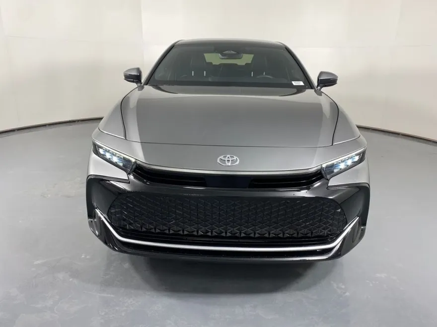 2023 Toyota Crown Limited photo 1