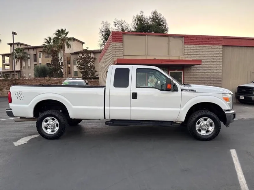 2011 Ford F-350 XLT photo 1