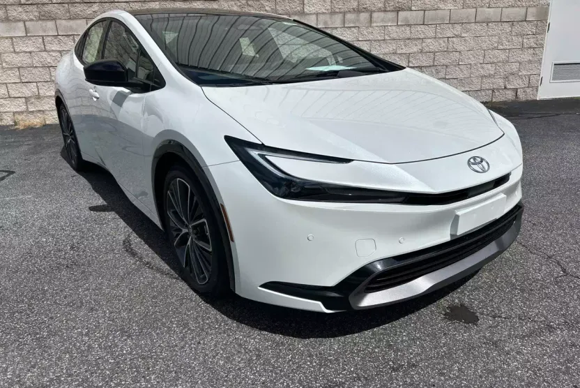 2025 Toyota Prius Limited photo 1