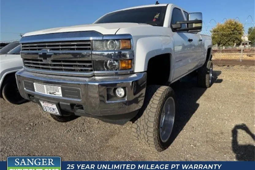 2015 Chevrolet Silverado 2500HD LT photo 1