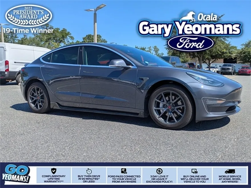 2019 Tesla Model 3 Standard Range Plus photo 1